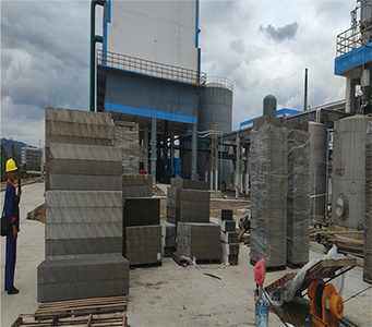 Installation site of tower internals in a petrochemical enterprise